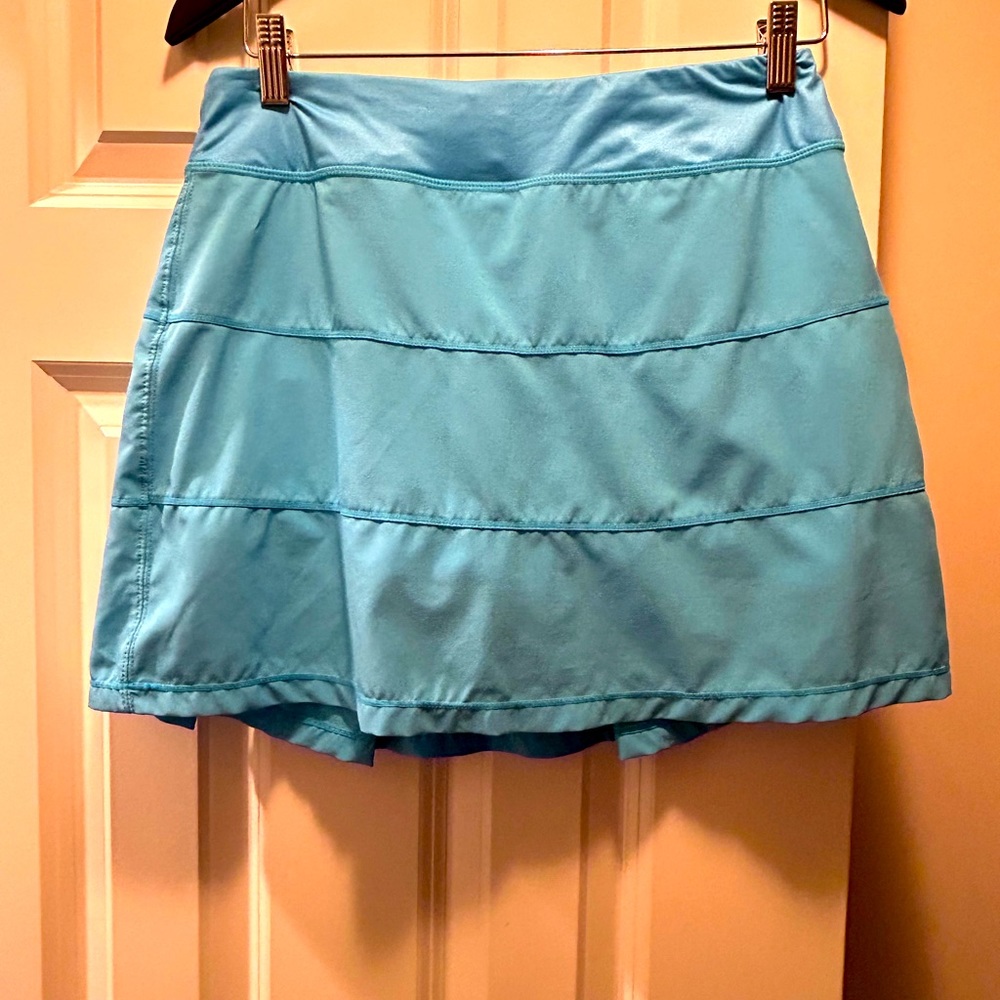 Taylor Jordan golf skirt size 6 fits like a 4